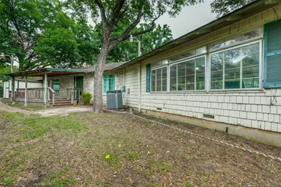 1901 Bluebird Avenue, Fort Worth, TX 76111 - Photo 23