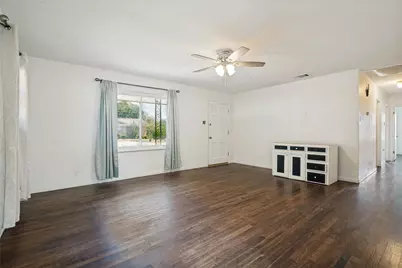 203 W College Street, Whitewright, TX 75491 - Photo 3