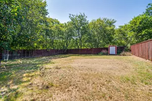 203 W College St, Whitewright, TX 75491 - Photo 25