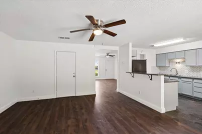 401 S Walnut Creek Drive, Mansfield, TX 76063 - Photo 7
