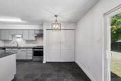 401 S Walnut Creek Drive, Mansfield, TX 76063 - Photo 11