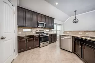 1913 Pavilion Ln, Denton, TX 76210 - Photo 11