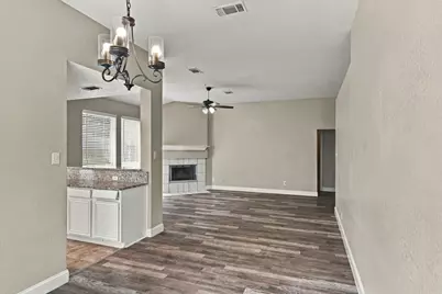 1107 Chancellorsville Parkway, Grand Prairie, TX 75052 - Photo 9