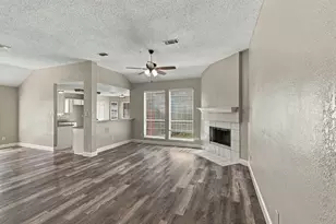 1107 Chancellorsville Pkwy, Grand Prairie, TX 75052 - Photo 5