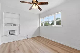 610 Crescent St, Denton, TX 76201 - Photo 9