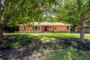 124 Martin Dr, Lancaster, TX 75146 - Photo 1