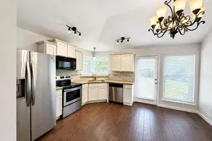 2317 Aquaduct Dr, Bedford, TX 76022 - Photo 7