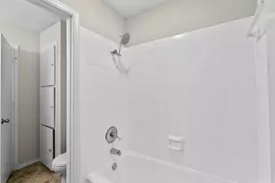 5001 Darrow Ln, Arlington, TX 76017 - Photo 15