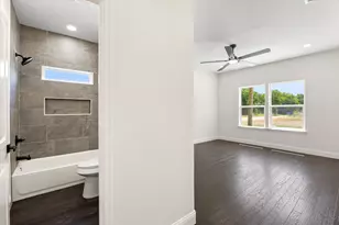 5660 Lone Star Cir, Granbury, TX 76048 - Photo 11