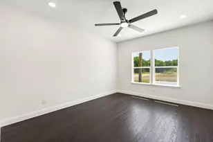 5660 Lone Star Cir, Granbury, TX 76048 - Photo 15