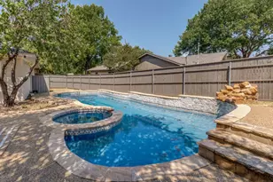 9008 Flicker Ln, Dallas, TX 75238 - Photo 19