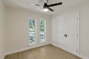 9008 Flicker Ln, Dallas, TX 75238 - Photo 15