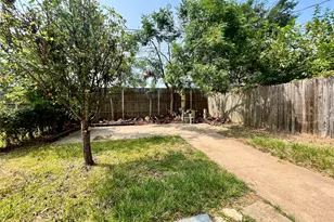 3904 Woodbury Ct, Arlington, TX 76017 - Photo 33