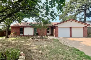 3904 Woodbury Ct, Arlington, TX 76017 - Photo 1