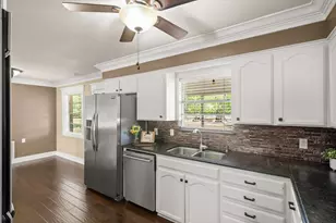 1015 W College St, Canton, TX 75103 - Photo 23