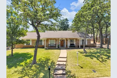 207 Walnut Way, Euless, TX 76039 - Photo 1