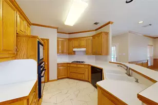 7525 Brentwood Ct, North Richland Hills, TX 76182 - Photo 11