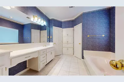 7525 Brentwood Court, North Richland Hills, TX 76182 - Photo 17