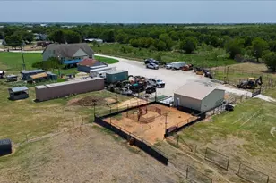 411 N 6th St, Coolidge, TX 76635 - Photo 37
