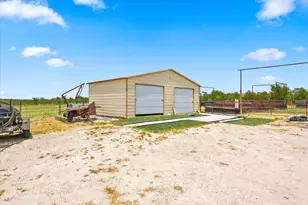 411 N 6th St, Coolidge, TX 76635 - Photo 25