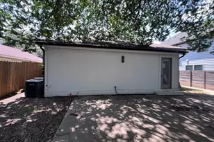 710 S Glasgow Dr, Dallas, TX 75223 - Photo 3