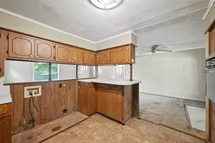 414 S Broadway St, Bells, TX 75414 - Photo 15