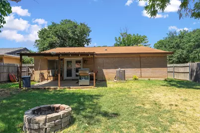 5732 Bonner Drive, Haltom City, TX 76148 - Photo 15