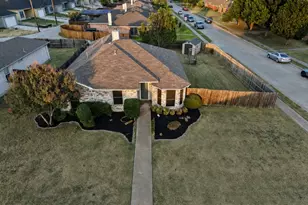 1908 Chapman Dr, Lancaster, TX 75134 - Photo 3