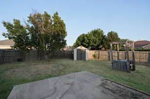 1908 Chapman Dr, Lancaster, TX 75134 - Photo 21
