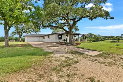 1901 Melissa Lane, Cleburne, TX 76031 - Photo 7