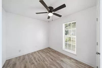 10124 Shayna Drive, Dallas, TX 75217 - Photo 9