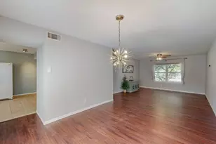 13818 Methuen Green Ln, Dallas, TX 75240 - Photo 3