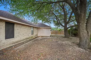 407 Lumpkin Dr, Ennis, TX 75119 - Photo 31