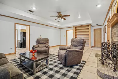 407 Lumpkin Drive, Ennis, TX 75119 - Photo 11