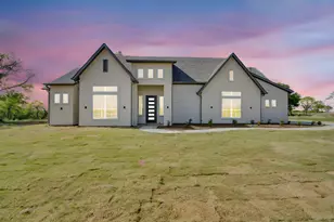 111 Barefoot Bay Blvd, Corsicana, TX 75109 - Photo 1