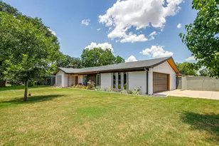 400 Glenn Dr, Hurst, TX 76053 - Photo 3
