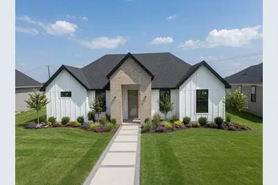 1636 W Wintergreen Road, Lancaster, TX 75134 - Photo 1