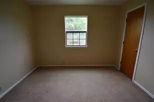 606 N Main St, Collinsville, TX 76233 - Photo 9