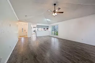 9008 Topperwind Ct, Fort Worth, TX 76134 - Photo 3