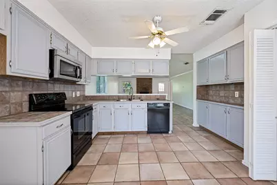 9008 Topperwind Court, Fort Worth, TX 76134 - Photo 9