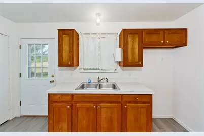 304 Missouri Street, Bowie, TX 76230 - Photo 5