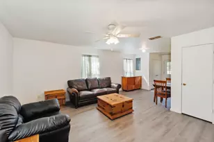 304 Missouri St, Bowie, TX 76230 - Photo 7