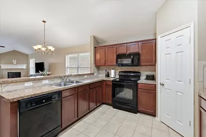 8845 Golden Sunset Trail, Fort Worth, TX 76244 - Photo 17