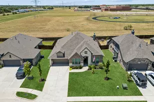1005 Longbow Ln, Crowley, TX 76036 - Photo 31