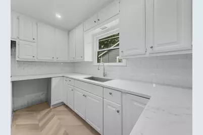 219 W Taylor Street, Sherman, TX 75092 - Photo 5