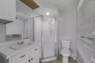219 W Taylor St, Sherman, TX 75092 - Photo 15