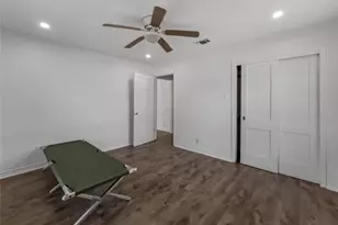 219 W Taylor St, Sherman, TX 75092 - Photo 13