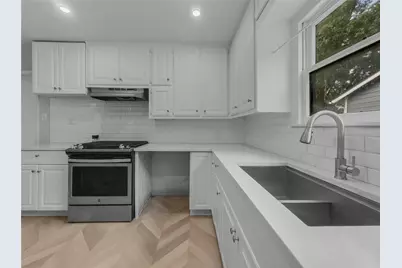 219 W Taylor Street, Sherman, TX 75092 - Photo 9