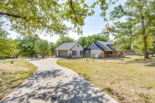 220 Royal Ct, Weatherford, TX 76085 - Photo 33