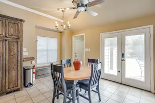 220 Royal Ct, Weatherford, TX 76085 - Photo 9